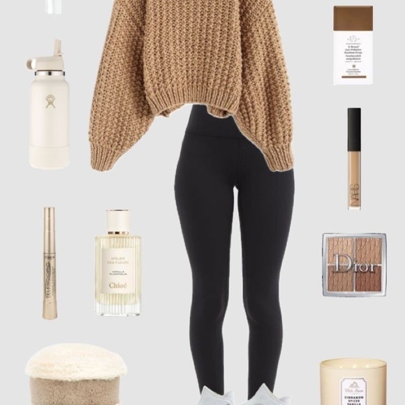 MEET YOUR POSHER!, Danielle! β€οΈ - Picture 8 of 16